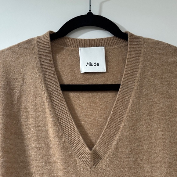 Women’s Cashmere Tan Sweater - Picture 9 of 11